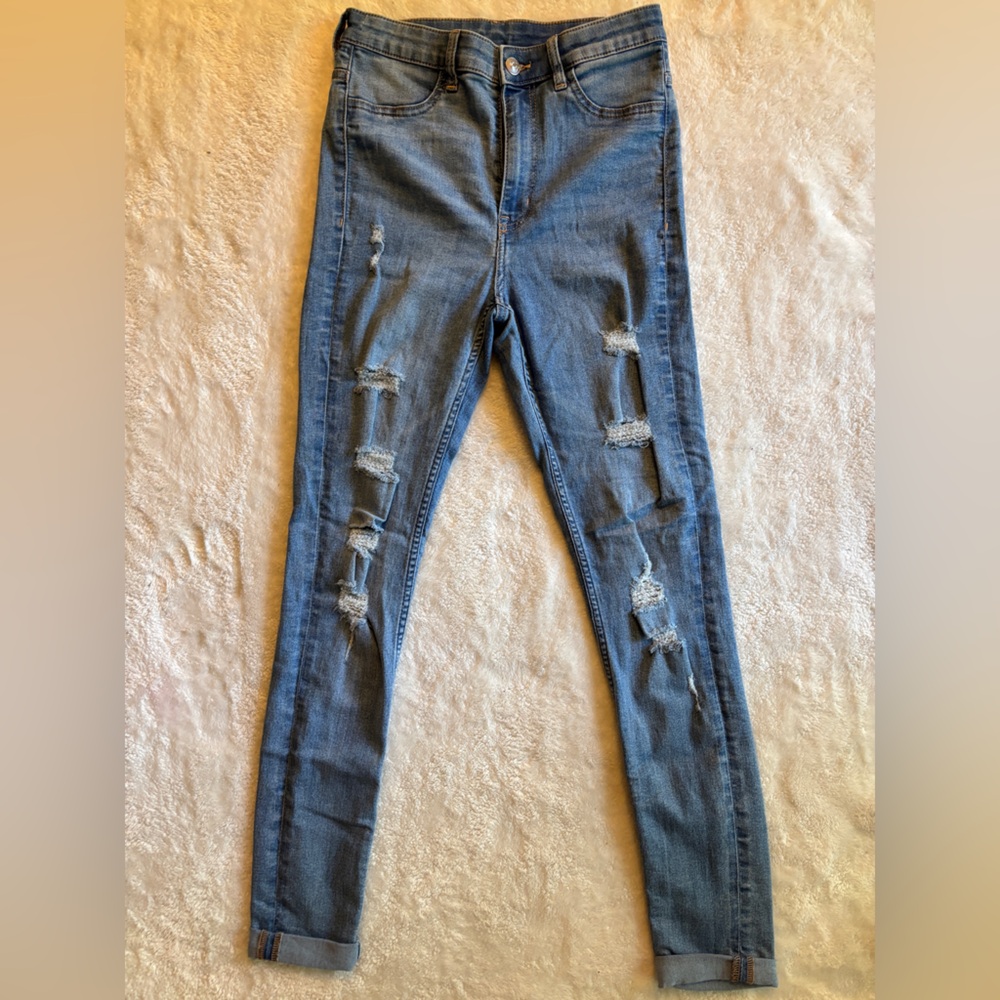 H&M distressed skinny jeans